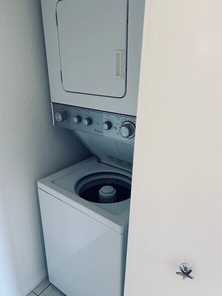 Building Photo - 4070 Porte La Paz