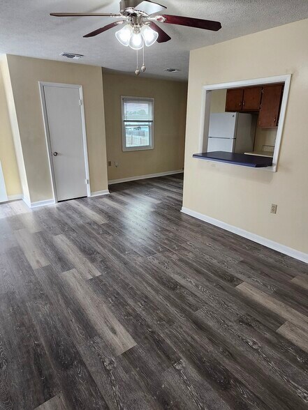 Living room - 5230 Beach Dr