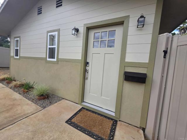 Building Photo - 10579 Oak Creek Dr