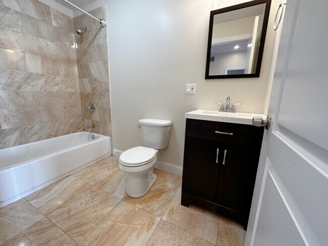 Building Photo - 3705 N Kedzie Ave