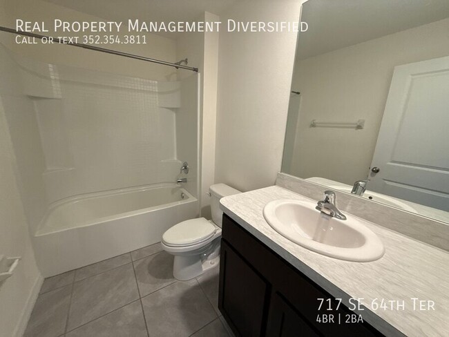 Building Photo - 717 SE 64th Terrace
