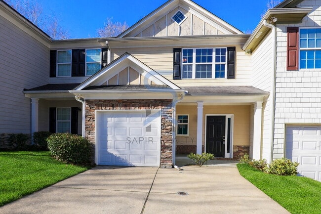 Building Photo - Move in before January 31st and choose your reward: a $250 Amazon Gift Card or a 55" Smart TV!