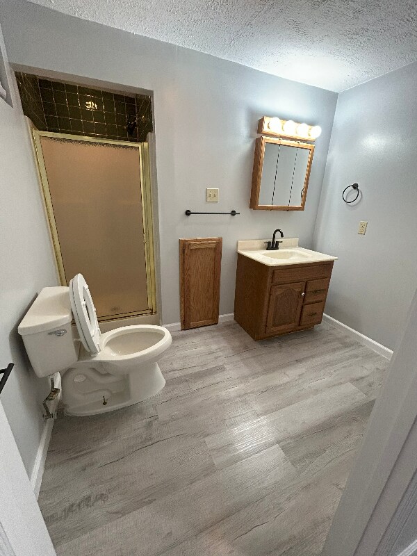 Building Photo - 1801 Oakwood Dr