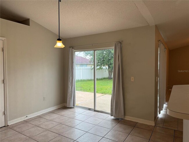 Building Photo - 1060 Dudley Dr