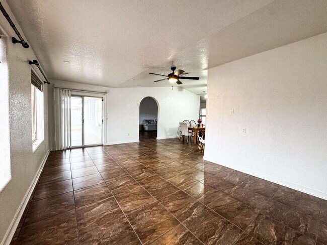 Building Photo - "Charming 3-Bedroom, 2 Bathroom Pool Home in Ocotillo!" HALF OFF FIRST MONTH'S RENT IF A LEASE IS...