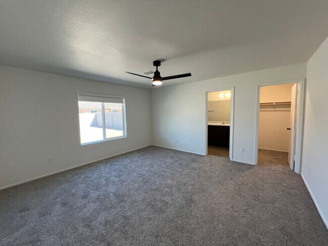 Building Photo - BRAND NEW 3 BEDROOM HOME!