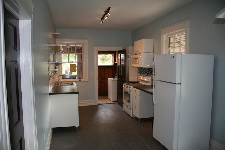 Building Photo - 3005 Norwood Blvd