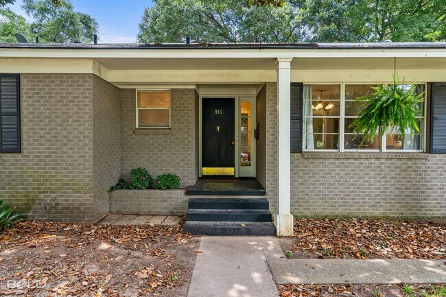 Building Photo - Adorable Broadmoor rental!