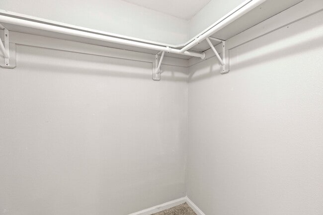 Building Photo - Fully renovated home close to downtown