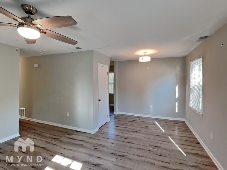 Building Photo - 3621 Firestone Dr