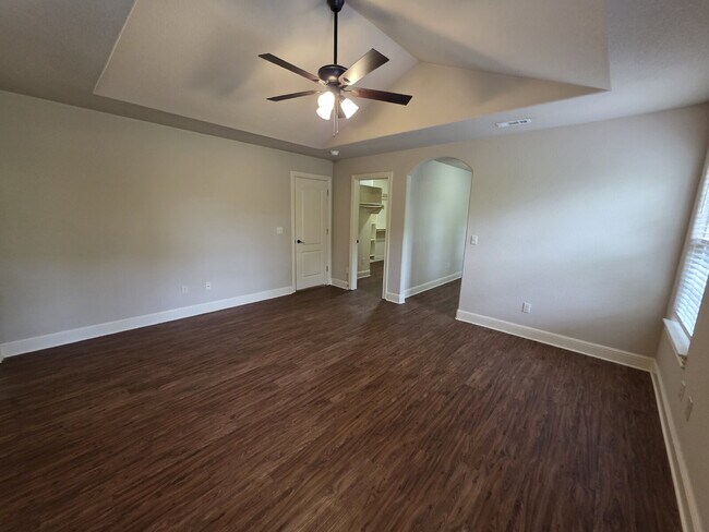 Building Photo - 605 NW 17th Ct