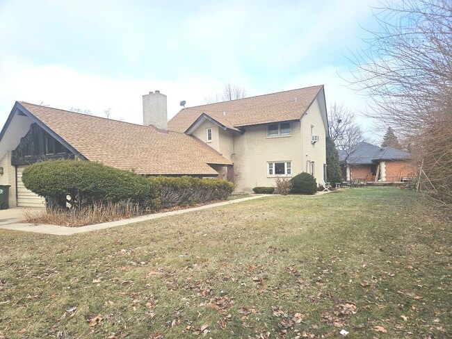 Building Photo - 863 N Northwest Hwy