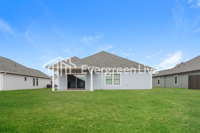 Building Photo - 221 Shangrila Wy