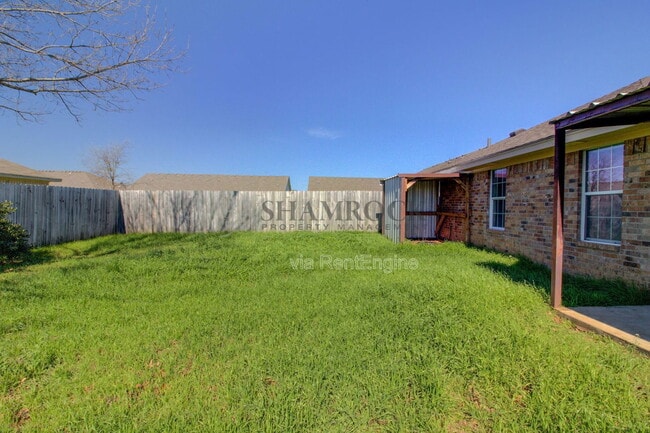 Building Photo - 10228 Iris Ln