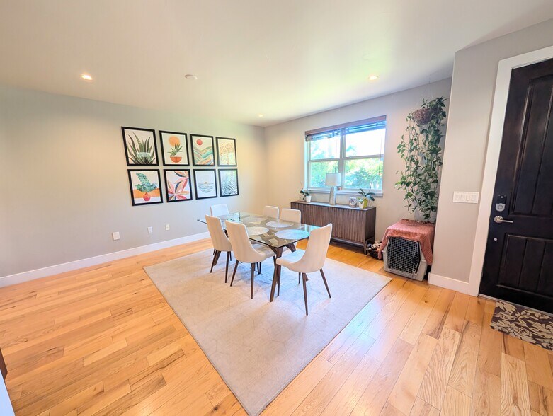 Building Photo - 3317 W Hayward Pl