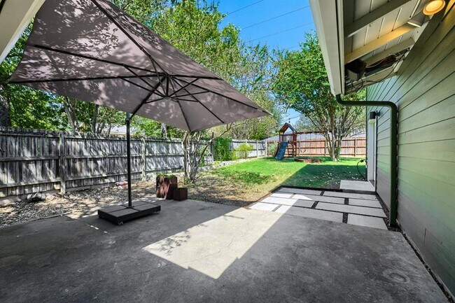 Building Photo - 5503 Wellington Dr