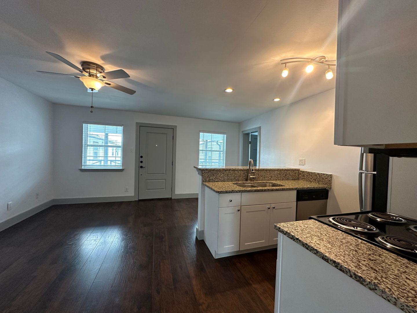Building Photo - 4633 Fairmount St