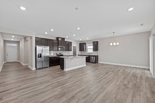 Building Photo - 138 Willow Grove Ln