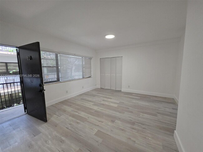 Building Photo - 7845 NE Bayshore Ct