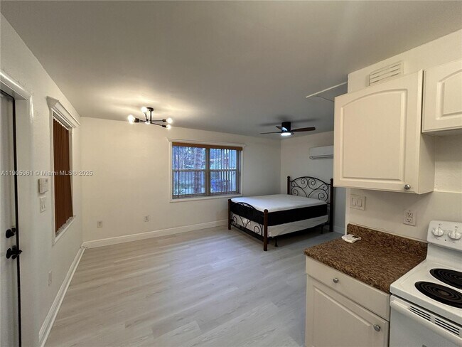 Building Photo - 1644 Jackson St