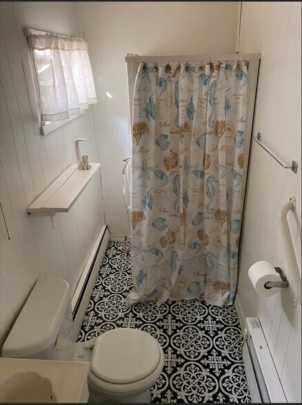 Bathroom - 1101 7th Ave