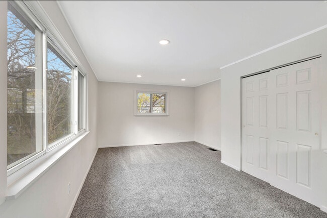 Building Photo - 6985 Beechmont Ave