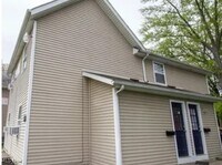 Building Photo - 628 Sumner St