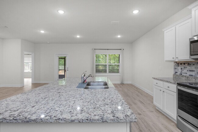 Building Photo - 7814 Burnside Lp