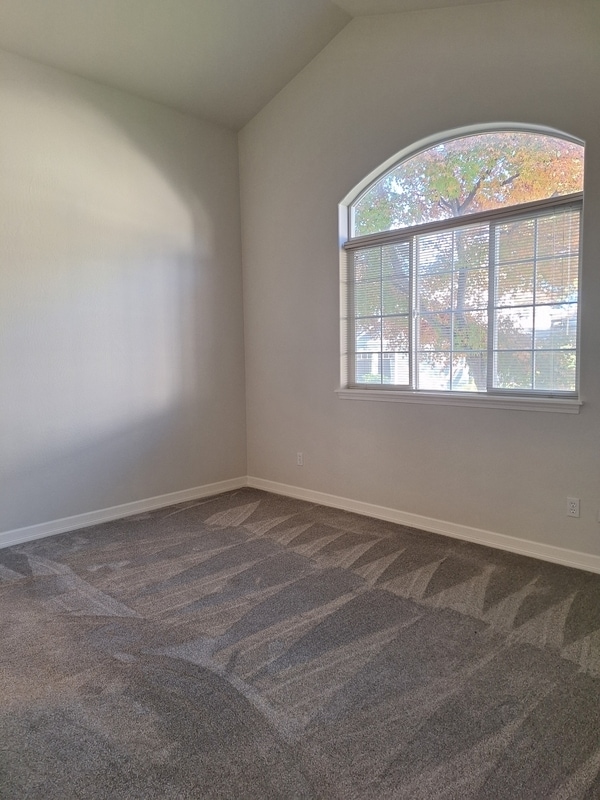 Building Photo - 3535 Village Dr