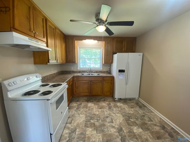 Building Photo - 2408 Springhill Rd NW