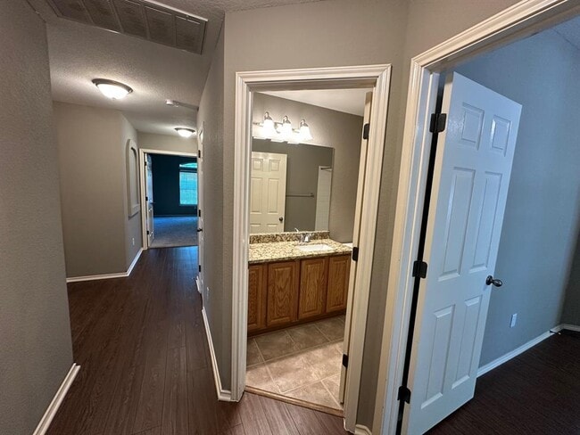 Building Photo - 14513 Ballyclarc Dr
