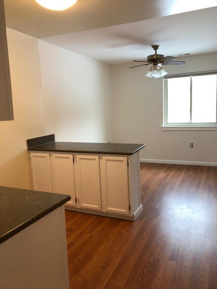 Building Photo - 5041 Green Mountain Cir