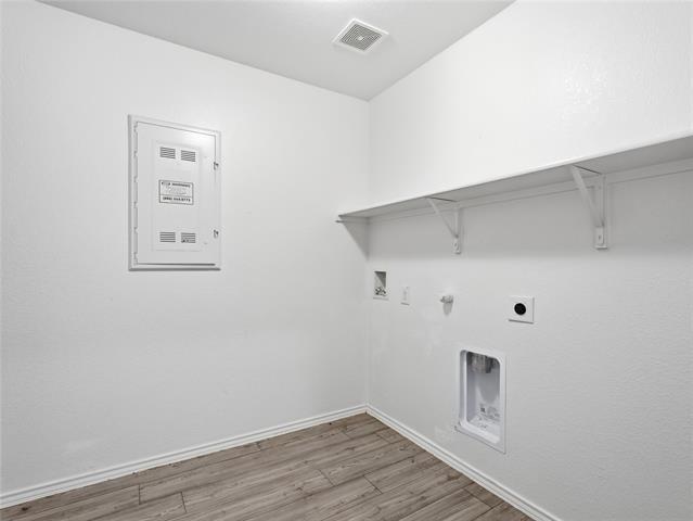 Building Photo - 933 Dressage Dr