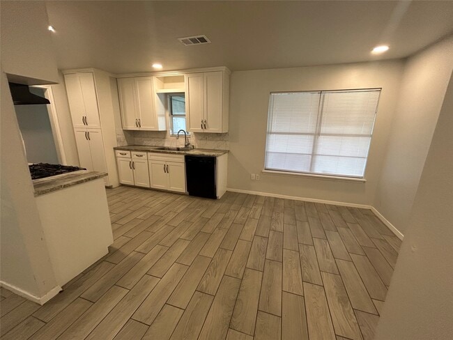 Building Photo - 2310 Grape Ln