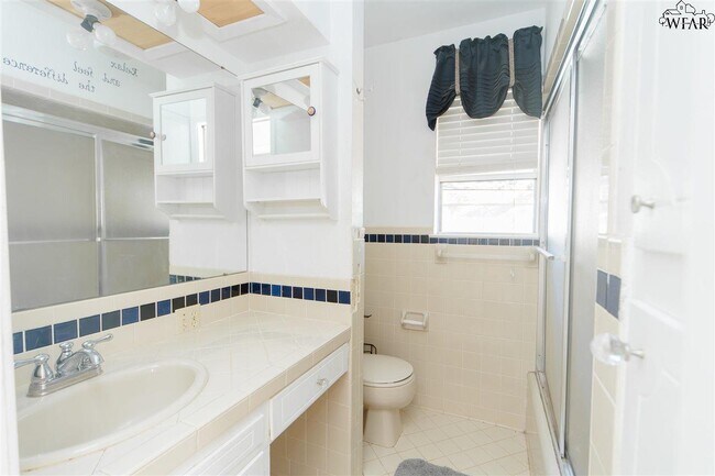 Building Photo - 2415 Ellingham