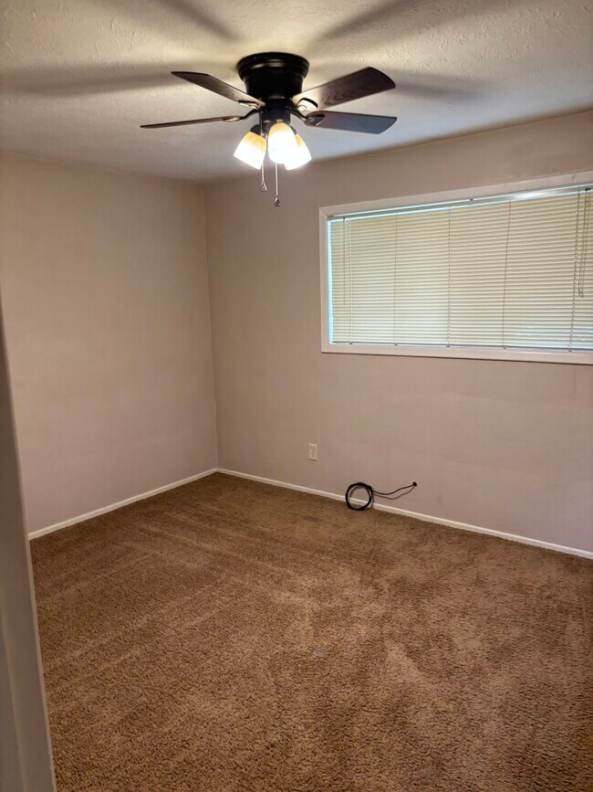 Building Photo - SD-0111 Cottage St Triplex