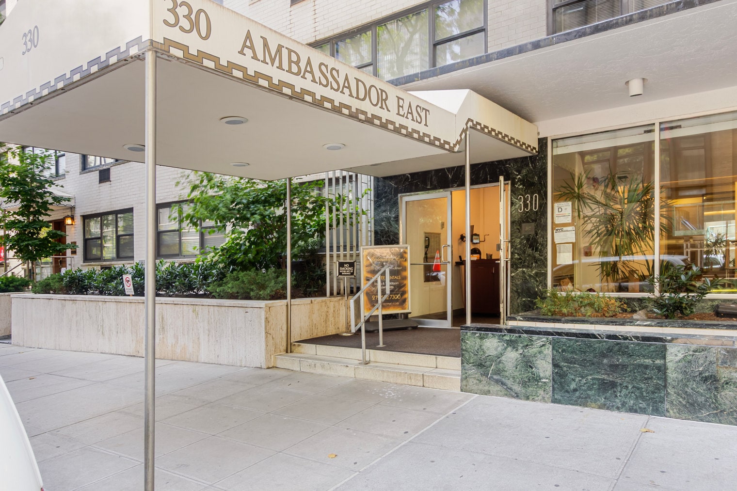 Building Photo - 330 E 46th St