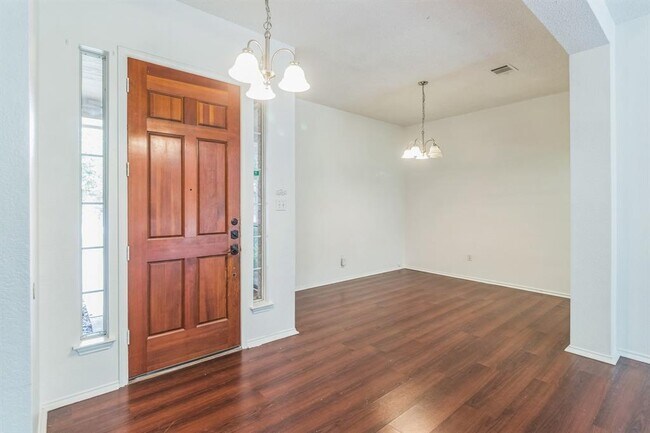 Building Photo - 800 Mountain Ridge Dr