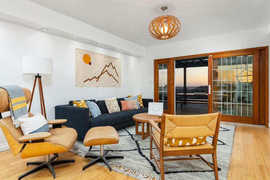 Building Photo - 3743 Latrobe St