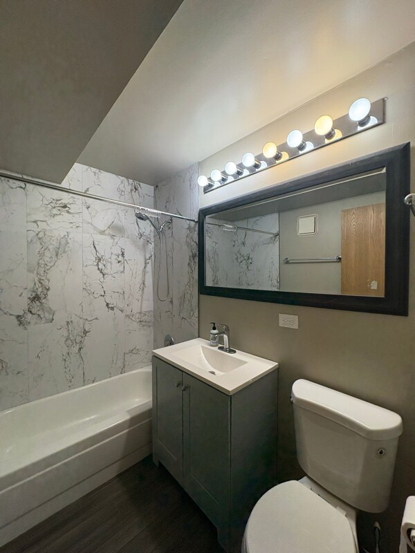 Building Photo - 1324 Geneva Dr