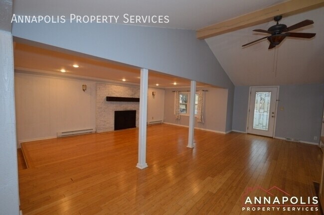 Building Photo - 1066 broadview drive