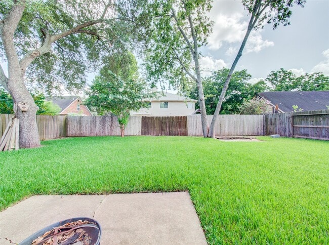 Building Photo - 7114 Buchanan Dr
