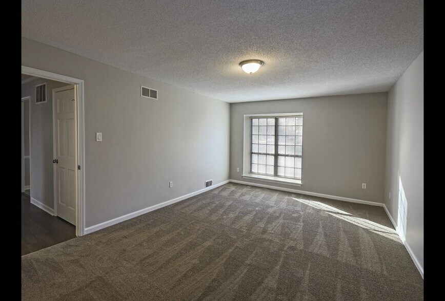 Building Photo - 4972 Ridge Tree Dr