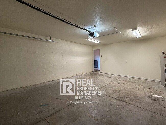Building Photo - 12336 Jaybird Rd