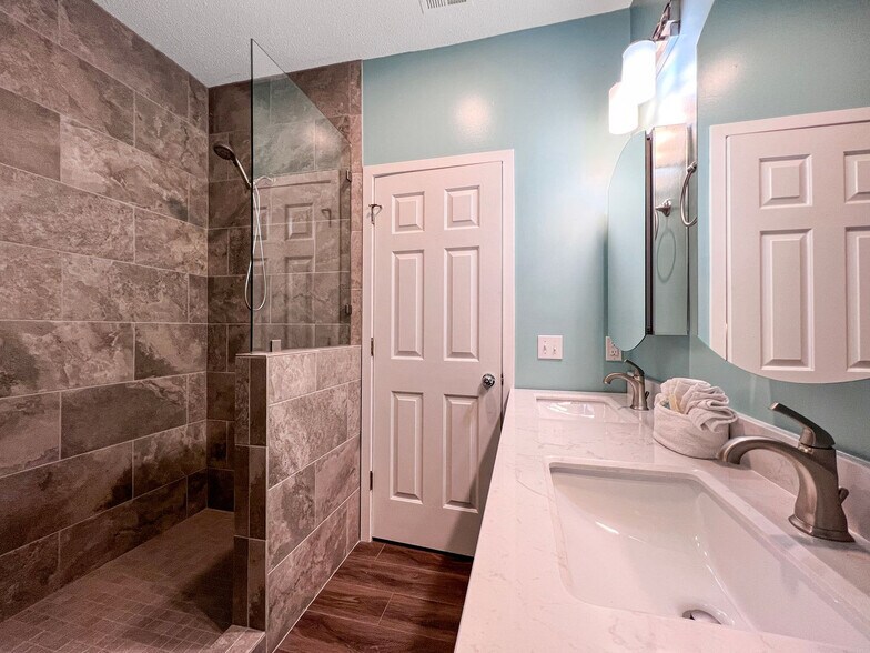 Building Photo - 820 Castleford Cir