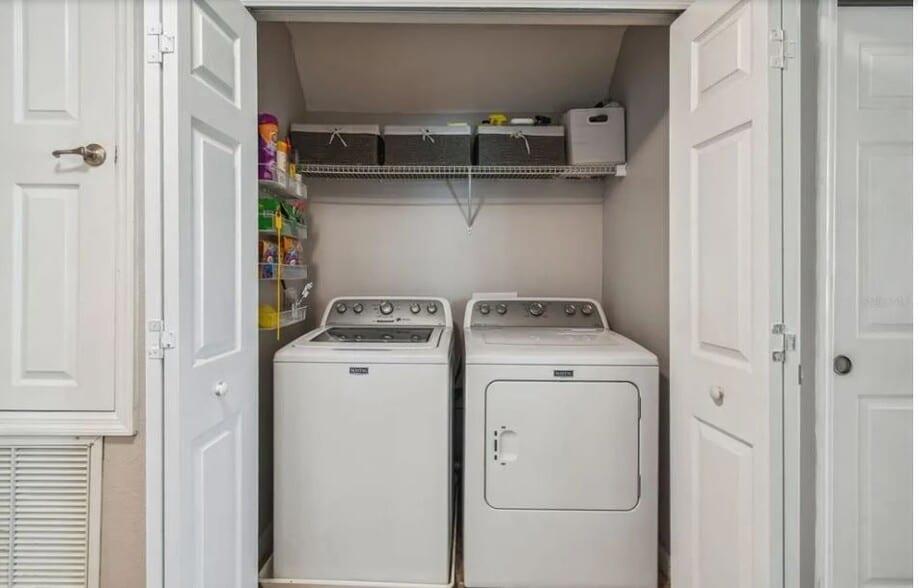 Building Photo - 2403 Hassonite St