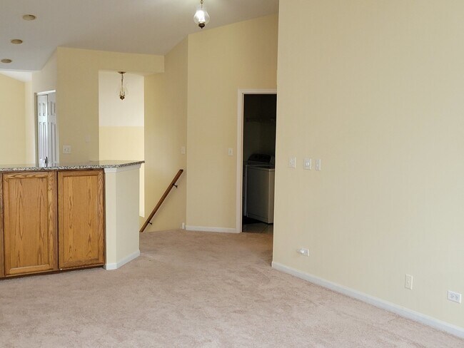 Building Photo - 3073 Kentshire Cir