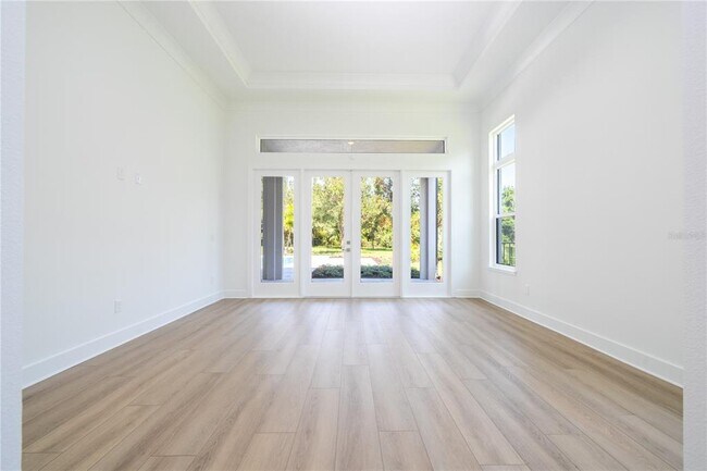 Building Photo - 16044 Pendio Dr