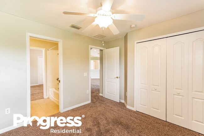 Building Photo - 10038 Creek Bluff Dr