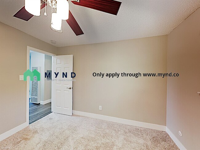 Building Photo - 2 br, 1 bath Apartment - 1025 35th Ave Apt 13
